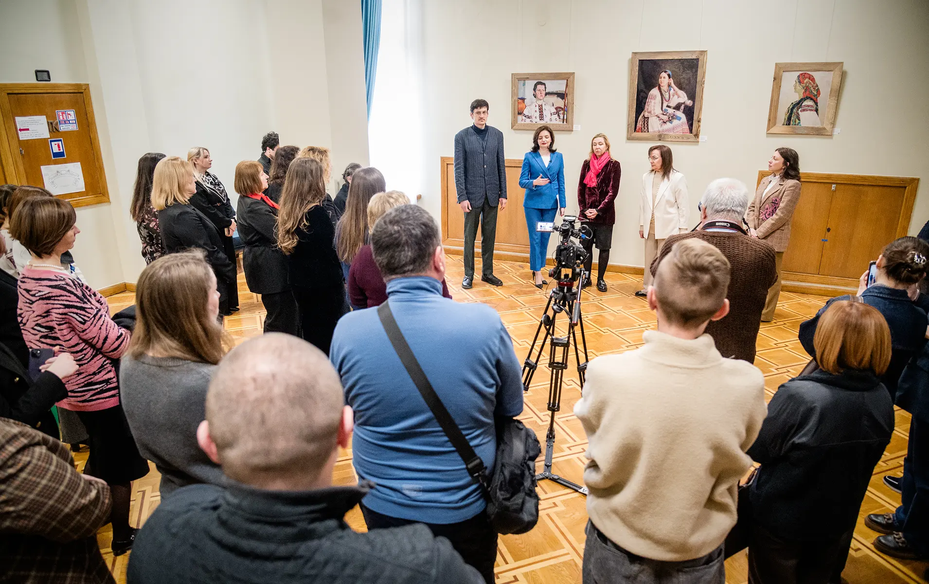 Vivid Fusion в МЗС України: виставка викрадених робіт Херсонського художнього музею